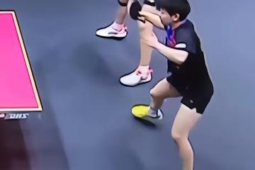 PG电子线上登入-球员们在比赛中全力以赴，拼搏到底