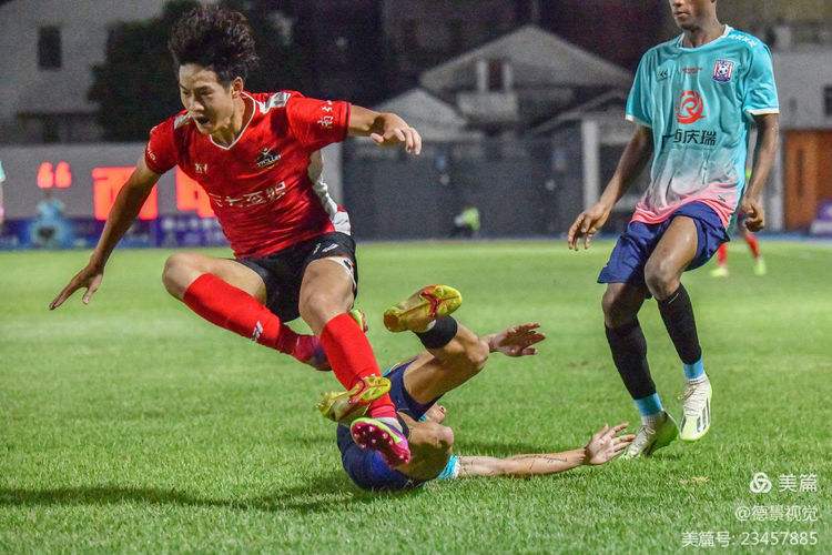 PG电子游戏-足球比赛中的精彩瞬间,令人惊艳不已