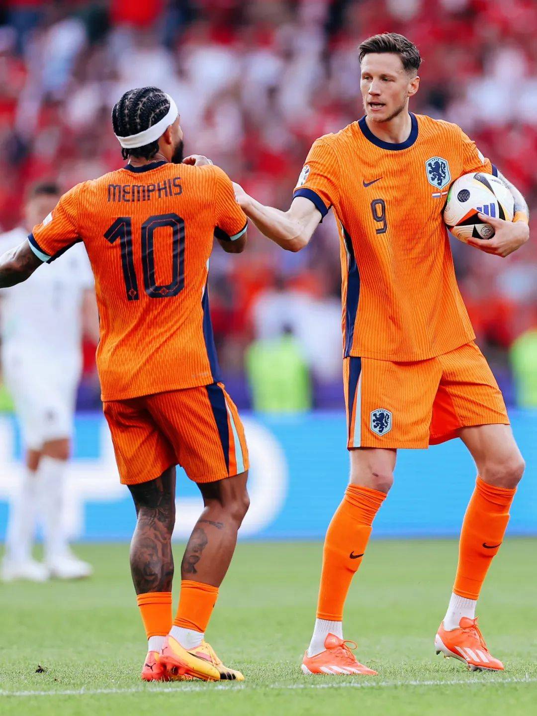 PG电子官网入口-关于巴黎鏖战波兰，范戴克高光表现的信息